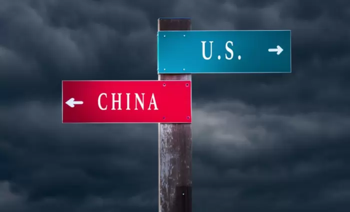 Πόλεμος δασμών και ελέγχων: Η Ουάσιγκτον στήνει τείχος κατά του Πεκίνου