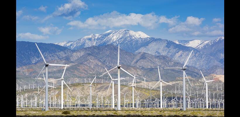 ΗΠΑ: Παρά τον «τυφώνα Τραμπ» σε ανοδική τροχιά οι ΑΠΕ