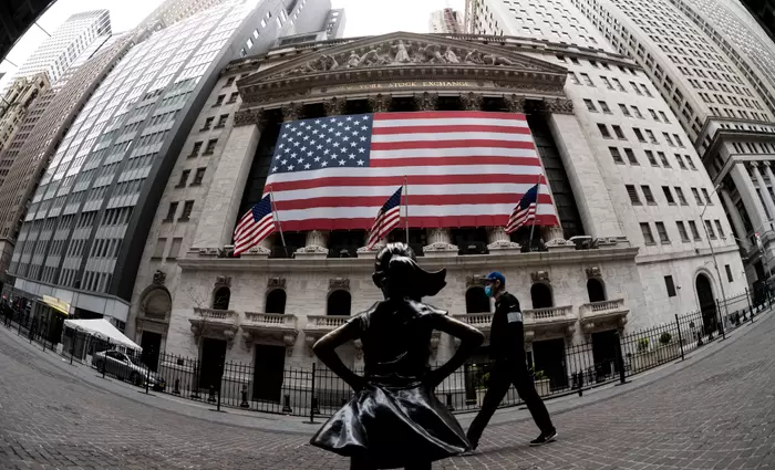 FT: Οι επενδυτές επιλέγουν 