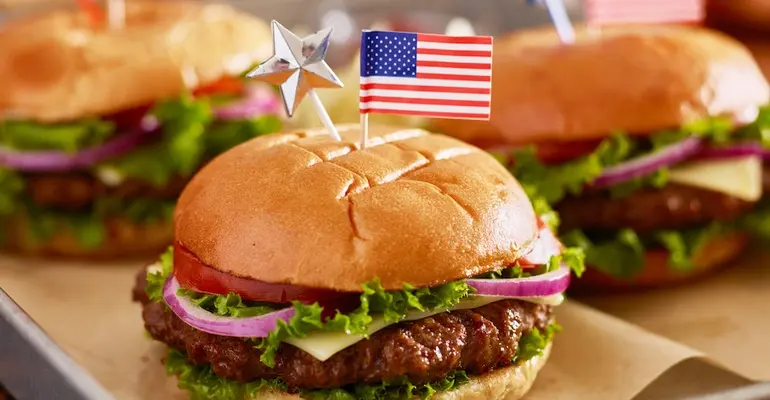 Πάνω από το 1/3 των Αμερικανών τρώνε κάθε μέρα fast food