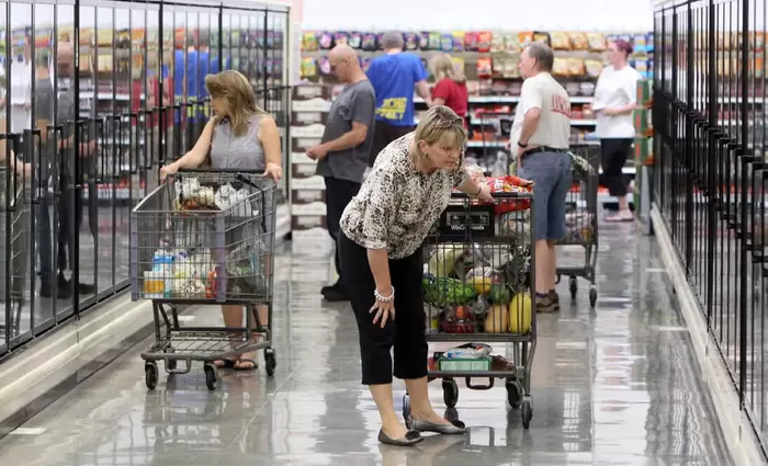 Οι τρεις λόγοι για τους οποίους οι δασμοί δεν έχουν ανεβάσει τον πληθωρισμό