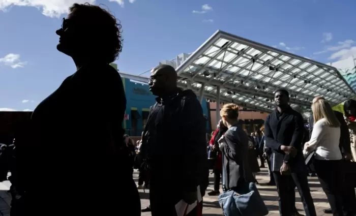 ΗΠΑ: Υποχώρησαν οι αιτήσεις για επιδόματα ανεργίας μετά τη χειμερινή κακοκαιρία