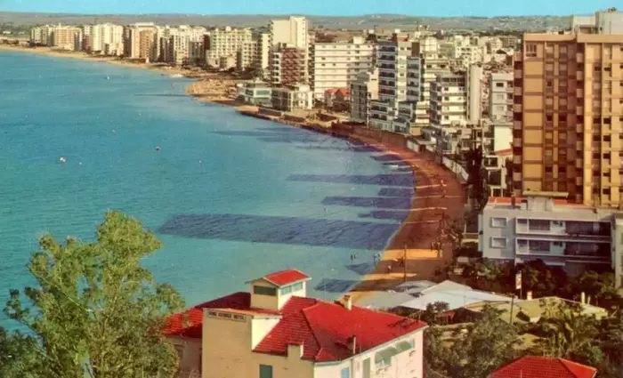 Ουστέλ: Θα δοθεί «άδεια» λειτουργίας ξενοδοχείων στο κλειστό Βαρώσι