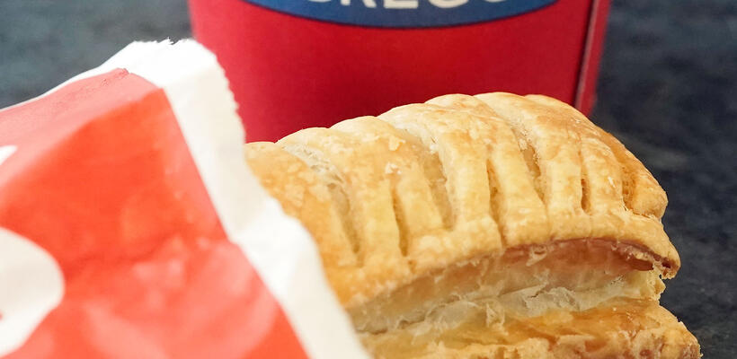 Τα Vegan Sausage Rolls του Greggs κερδίζουν έδαφος