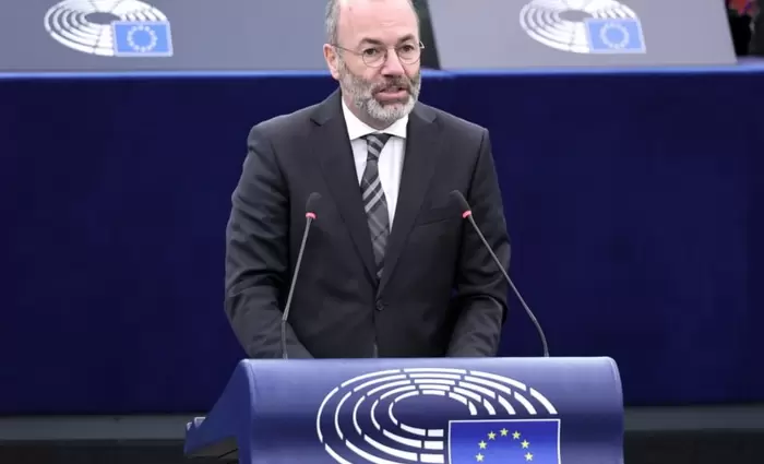 Βέμπερ: Η Κομισιόν θα άρει την πολιτική απαγόρευσης των κινητήρων εσωτερικής καύσης που θα ίσχυε από το 2035