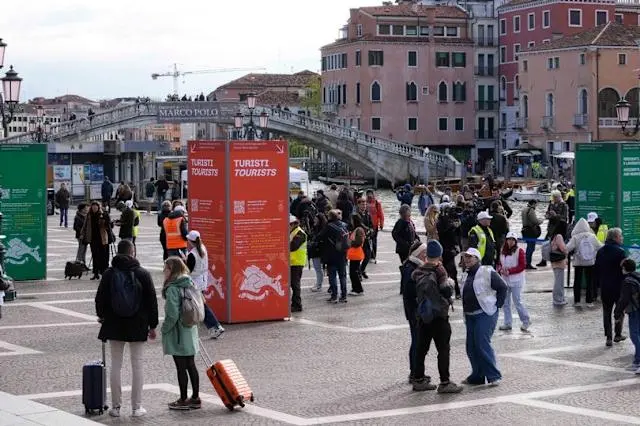 Επιστρέφει … δριμύτερο το εισιτήριο στη Βενετία για τους τουρίστες