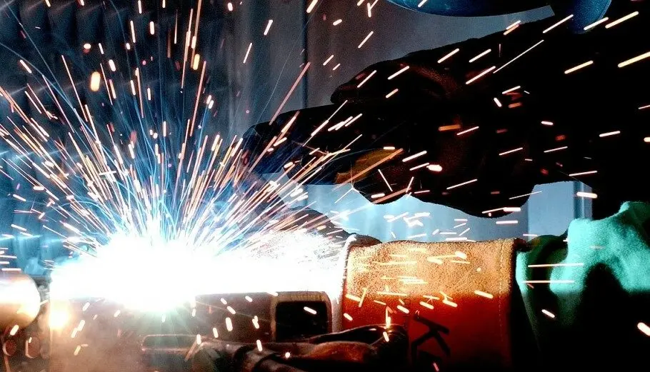 Ρεύμα: Η ακριβή ενέργεια υπονομεύει την ανταγωνιστικότητα της ευρωπαϊκής βιομηχανίας