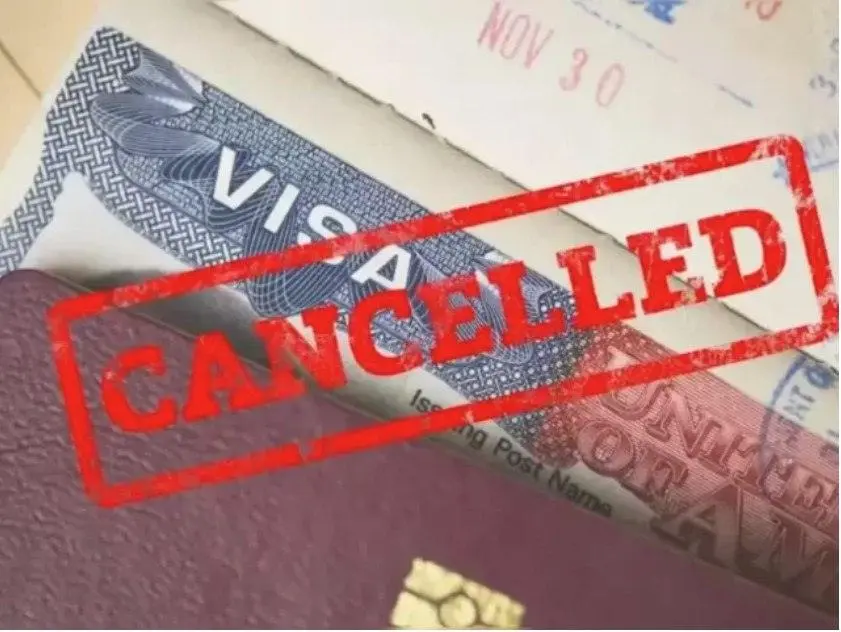 Ανακλήθηκαν επί Τραμπ πάνω από 100.000 θεωρήσεις διαβατηρίων