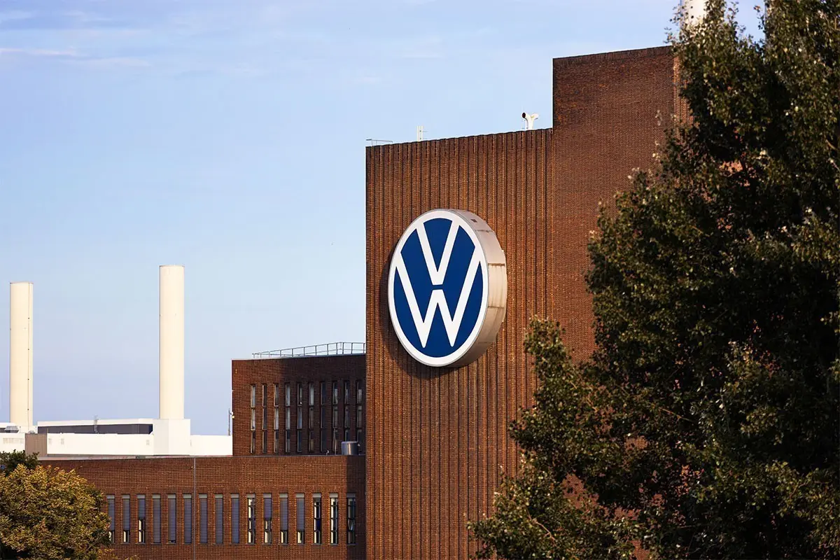 Volkswagen: Οι εργαζόμενοι πέτυχαν deal-ορόσημο για αύξηση μισθών 20% και και νέες παροχές