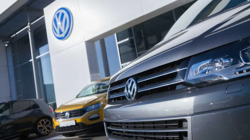 Κίνα: Η Volkswagen αναβάλλει τη παραγωγή οχημάτων