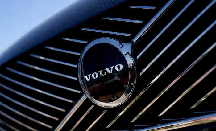 Volvo: Απώλειες $1 δισ. το β’ τρίμηνο, πτώση 12% στις λιανικές πωλήσεις