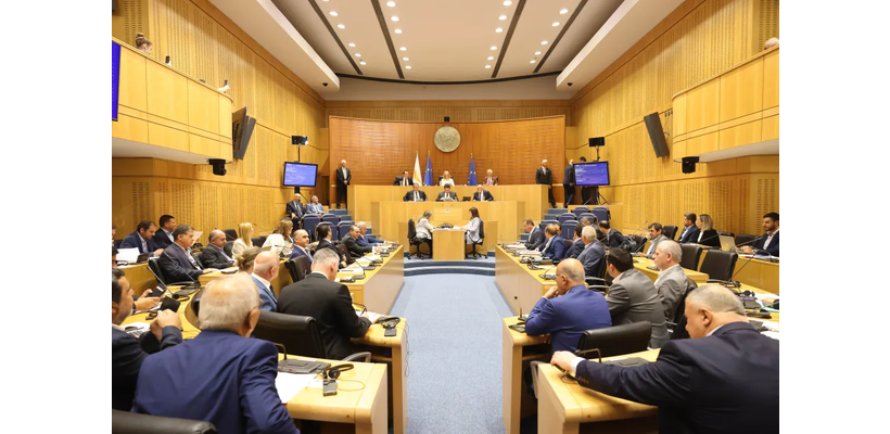 Πολλαπλές συντάξεις, ξενόγλωσσα και πολλά άλλα στη σημερινή Ολομέλεια