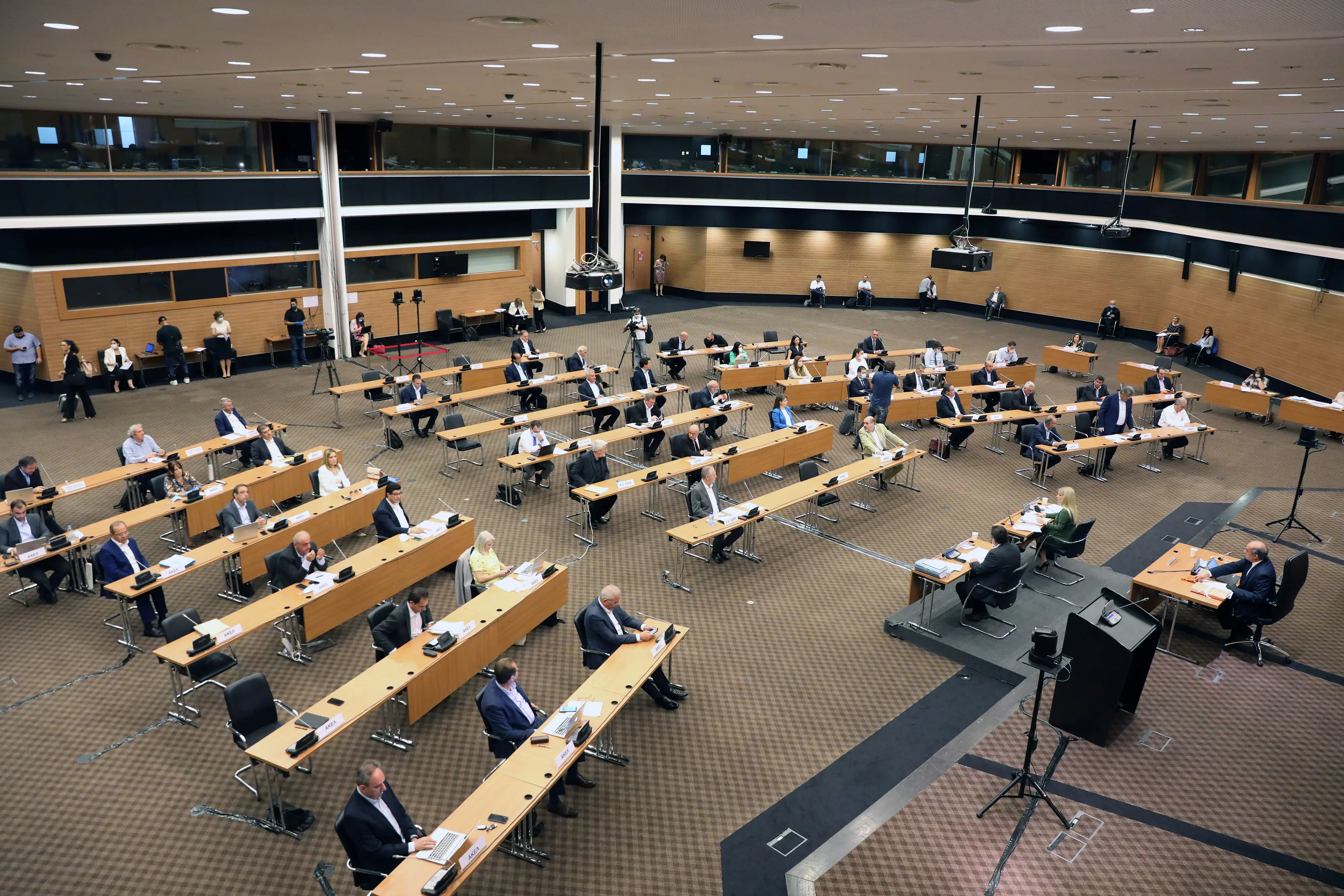 «Κάτοικος» Συνεδριακού η Βουλή για όλο το ΄21 - €500.000 για συντήρηση