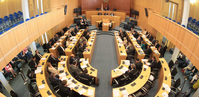 Νομοθετούν για τις τράπεζες χωρίς μελέτη για τις επιπτώσεις;