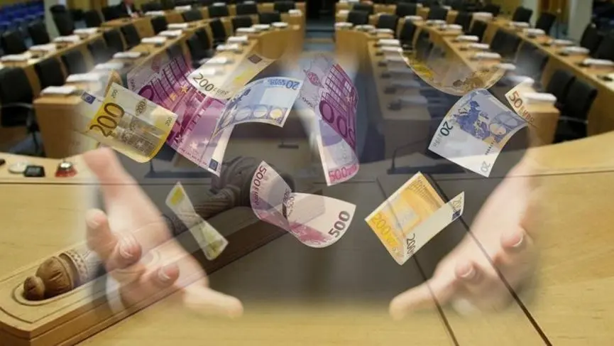 Αποφασίζει σήμερα η Ολομέλεια για πολλαπλές συντάξεις