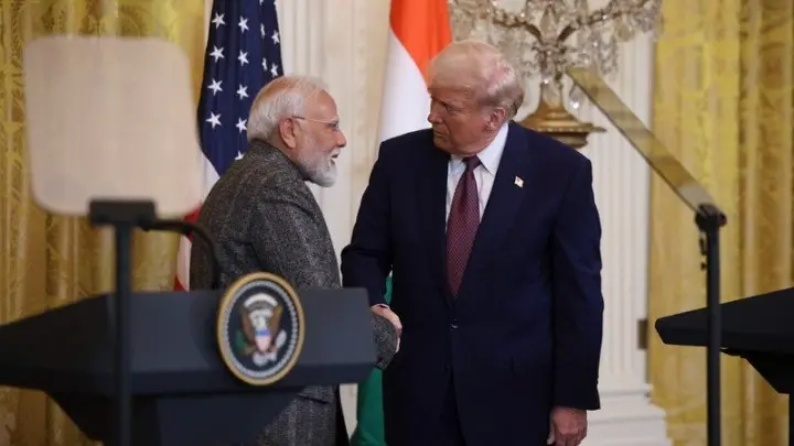 Κλιμακώνεται η ένταση: Η Ινδία απορρίπτει τις απειλές Τραμπ για νέους δασμούς