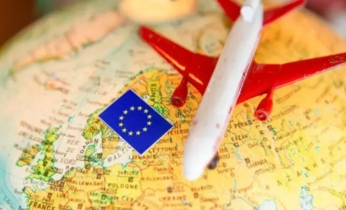 Πανδημία: «Σκούρο κόκκινο» η νέα κατηγορία χωρών