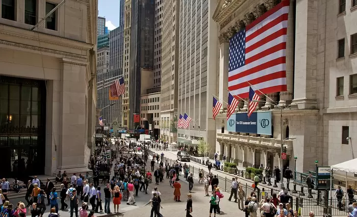 Υποχωρεί εκ νέου η Wall Street