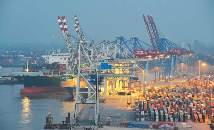 Η Κίνα μπαίνει δυναμικά στο τρίτο μεγαλύτερο λιμάνι της Ευρώπης