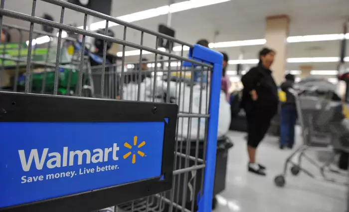 Όλα ανεβαίνουν στη Walmart εκτός από τον αριθμό των εργαζομένων της