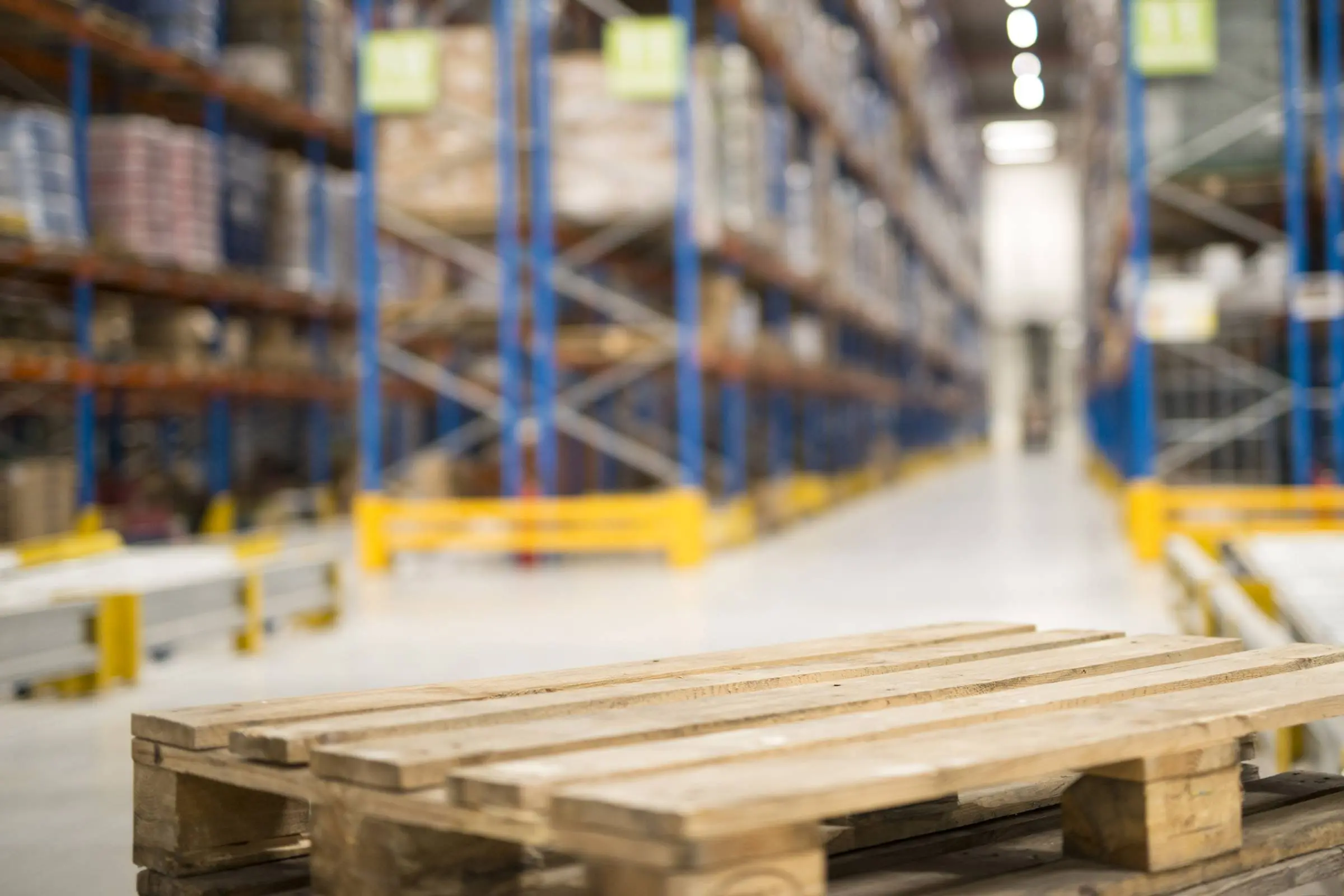 Στερεύει από πρώτες ύλες και εξαρτήματα η οικονομία