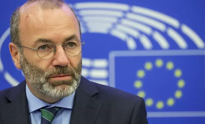Βέμπερ: Προτεραιότητες της ΕΕ οικονομία και άμυνα
