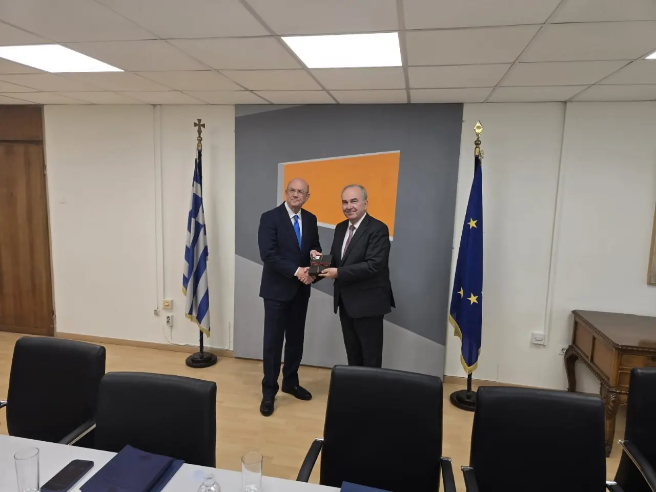 Συνάντηση Κεραυνού-Παπαθανάση: Η Πολιτική Συνοχή της ΕΕ στο επίκεντρο