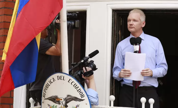 WikiLeaks: Ο Ισημερινός δεν δίνει υπηκοότητα στον Ασάνζ