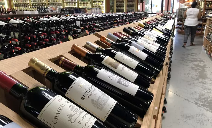 Δασμοί Τραμπ: Ισχύει το 15% για κρασιά και οινοπνευματώδη λέει η Κομισιόν