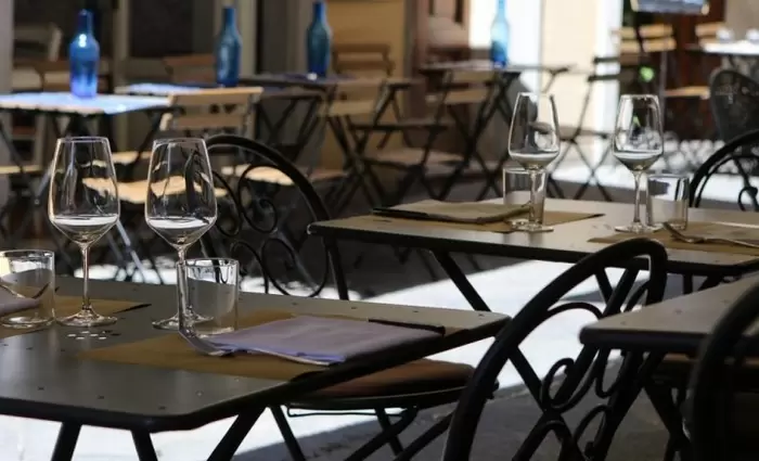 Καταλύματα και υπηρεσίες ηγούνται του τομέα των υπηρεσιών