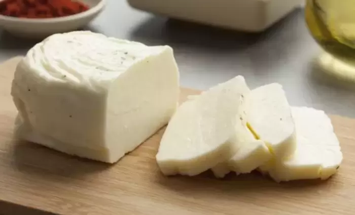 Οι αγελαδοτρόφοι καταγγέλλουν ξεπούλημα του χαλλουμιού