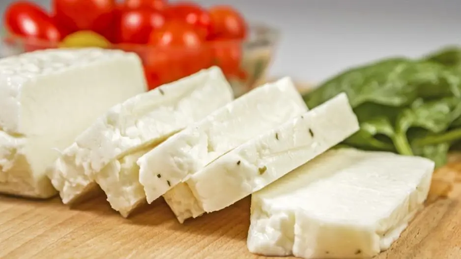 Διαμαρτυρία αγροτών έξω από το Προεδρικό για το χαλούμι.