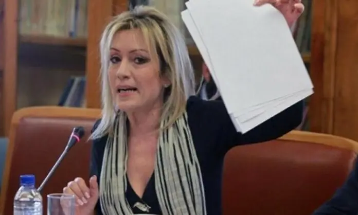 Αυξήσεις Δημοσίων: «Για τα €27 των χαμηλόμισθων, άλλοι θα παίρνουν €198»