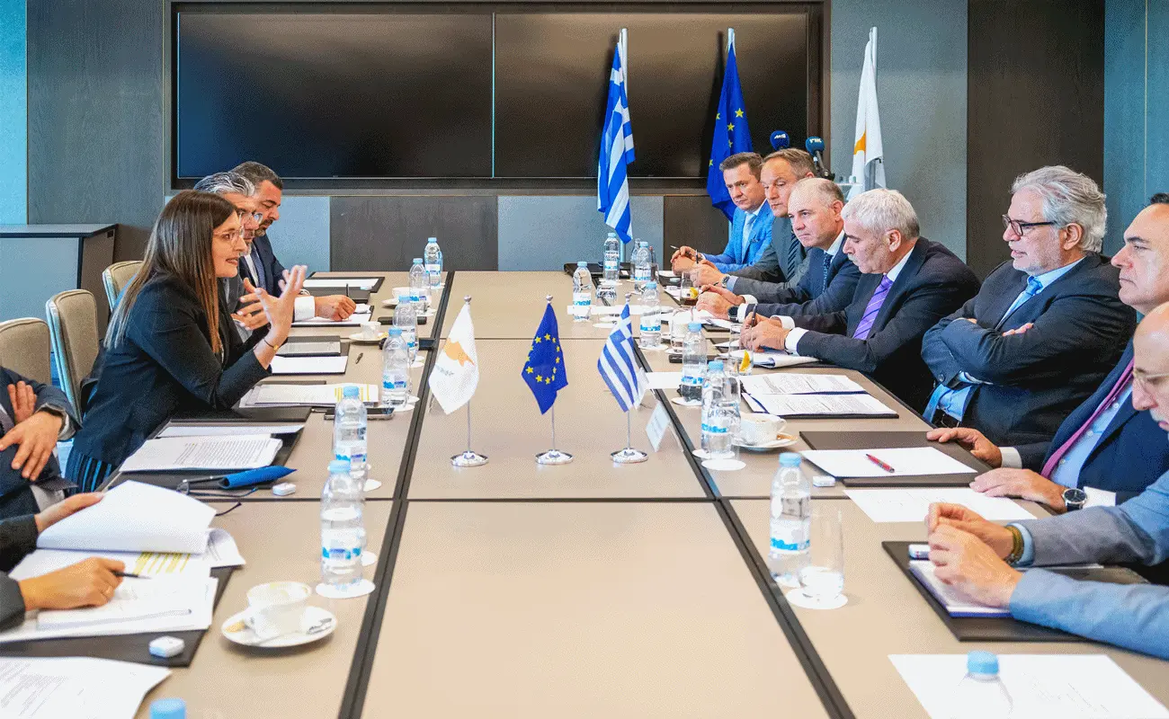 Ενίσχυση ναυτιλιακής συνεργασίας συζήτησαν Χατζημανώλη – Στυλιανίδης