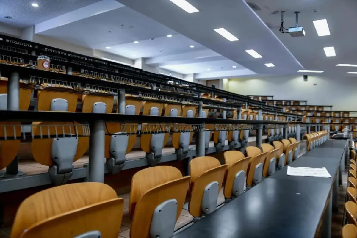 Ξενόγλωσσα υπό όρους - Οι 7 τροπολογίες και οι αντιδράσεις