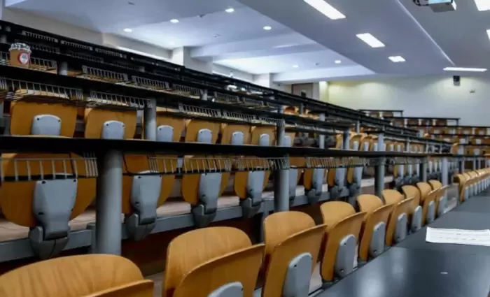 ΟΕΛΜΕΚ - ΟΛΤΕΚ: «Ζημιά στο Δημόσιο Σχολείο το νομοσχέδιο για ξενόγλωσσα προγράμματα»