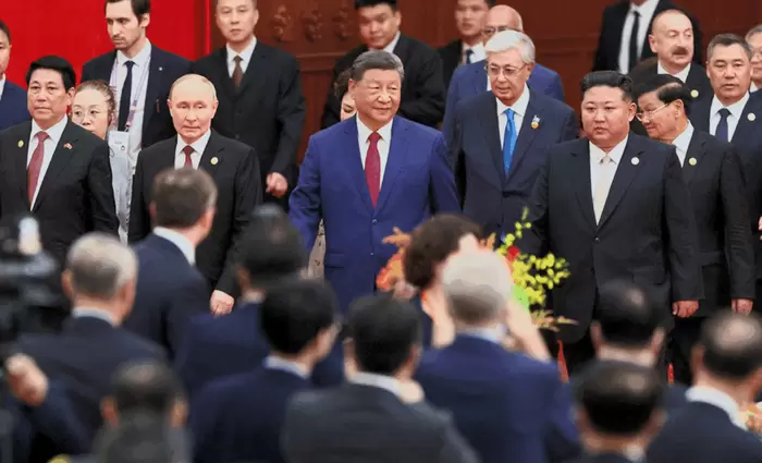 Πώς οι κινήσεις του Τραμπ ωθούν τους παγκόσμιους ηγέτες στη σφαίρα επιρροής του Σι