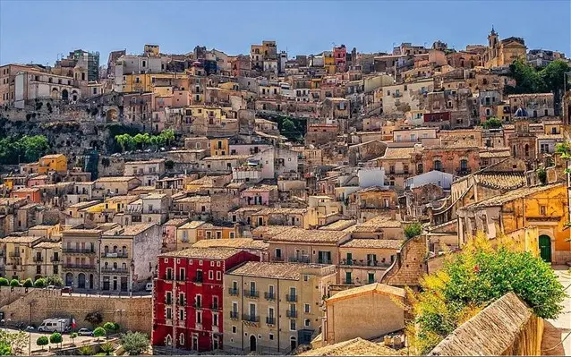 Σε αυτό το Σικελικό χωριό δημοπρατούνται σπίτι από… 2 ευρώ! (ΦΩΤΟΣ)