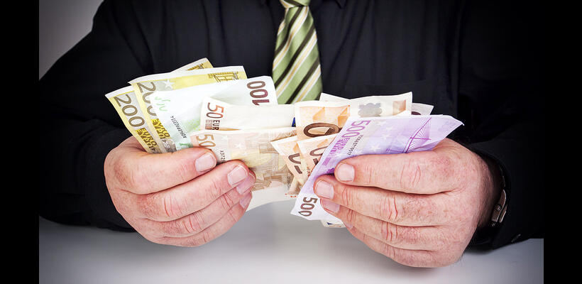 Από €1.842 θα ξεκινούν οι μισθοί για τις θέσεις εργασίας στο δημόσιο