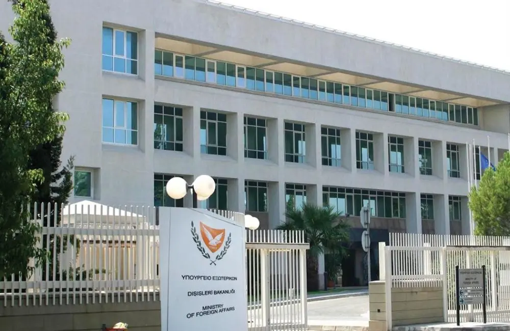 Οδηγία ΥΠΕΞ: «Οι Κύπριοι να αποφεύγουν τα ταξίδια στην Ουκρανία»