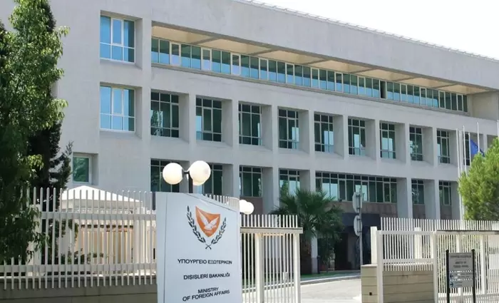 Οδηγία ΥΠΕΞ: «Οι Κύπριοι να αποφεύγουν τα ταξίδια στην Ουκρανία»