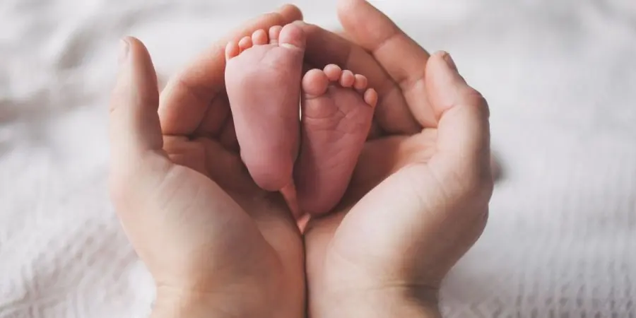 Δυνατό καμπανάκι για υπογεννητικότητα από Συμβ. Οικονομίας