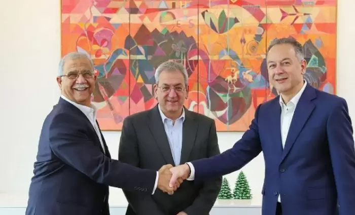 Κλείδωσαν εργατική ειρήνη και αυξήσεις στις τράπεζες – Υπεγράφη η νέα συλλογική σύμβαση