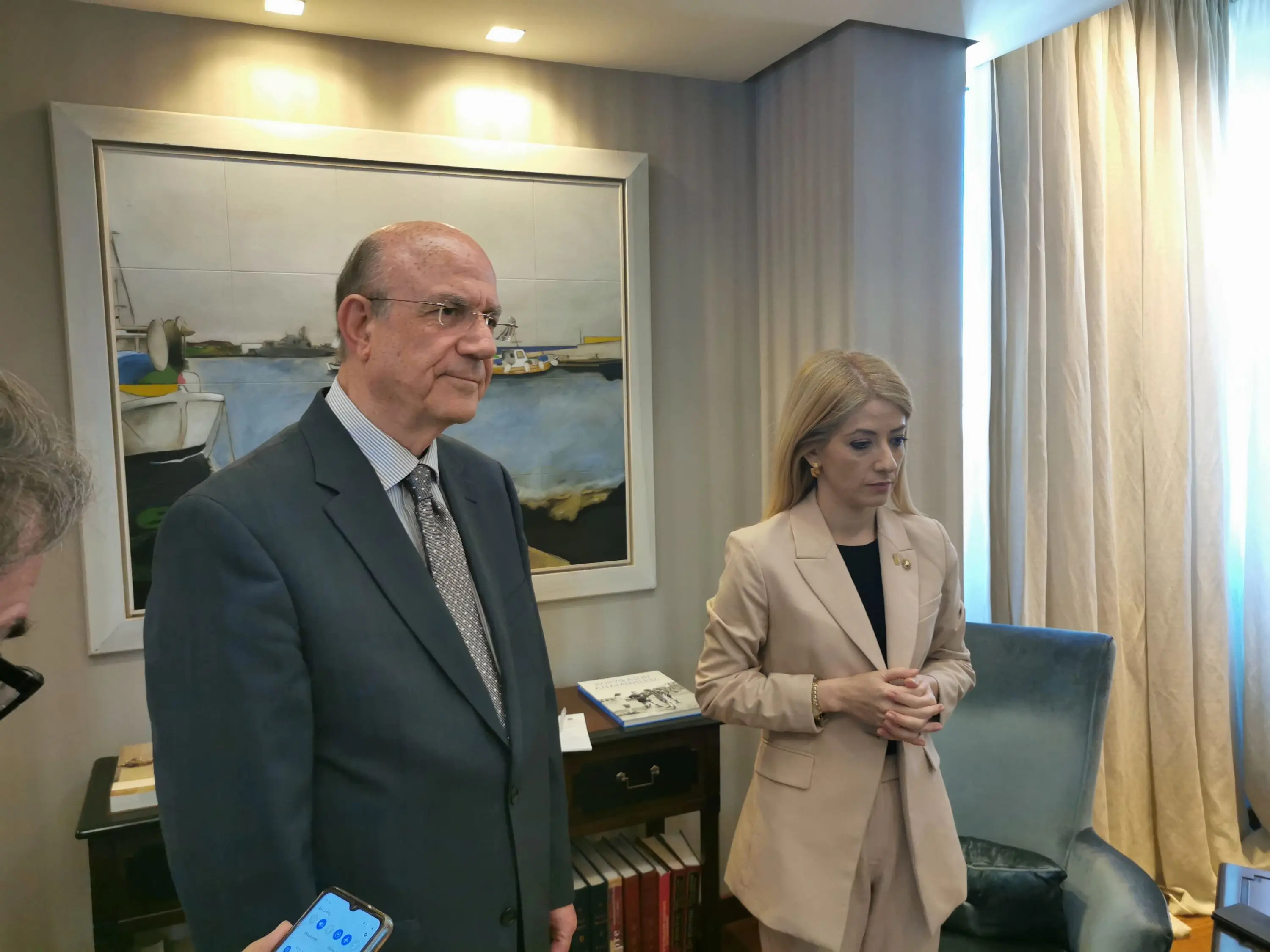 Έτοιμη να αμβλύνει το κόστος στα νοικοκυριά και τις επιχειρήσεις η κυβέρνηση