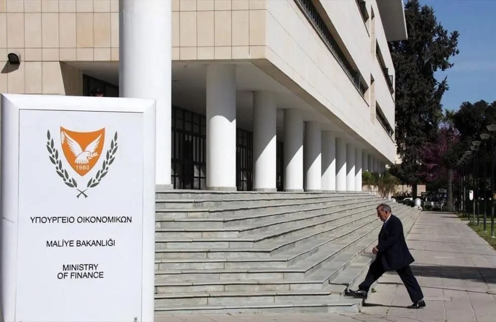 Αδειάζει η κλεψύδρα για τις αιτήσεις στο Σχέδιο Αναπλήρωσης Ταμείου Αλληλεγγύης