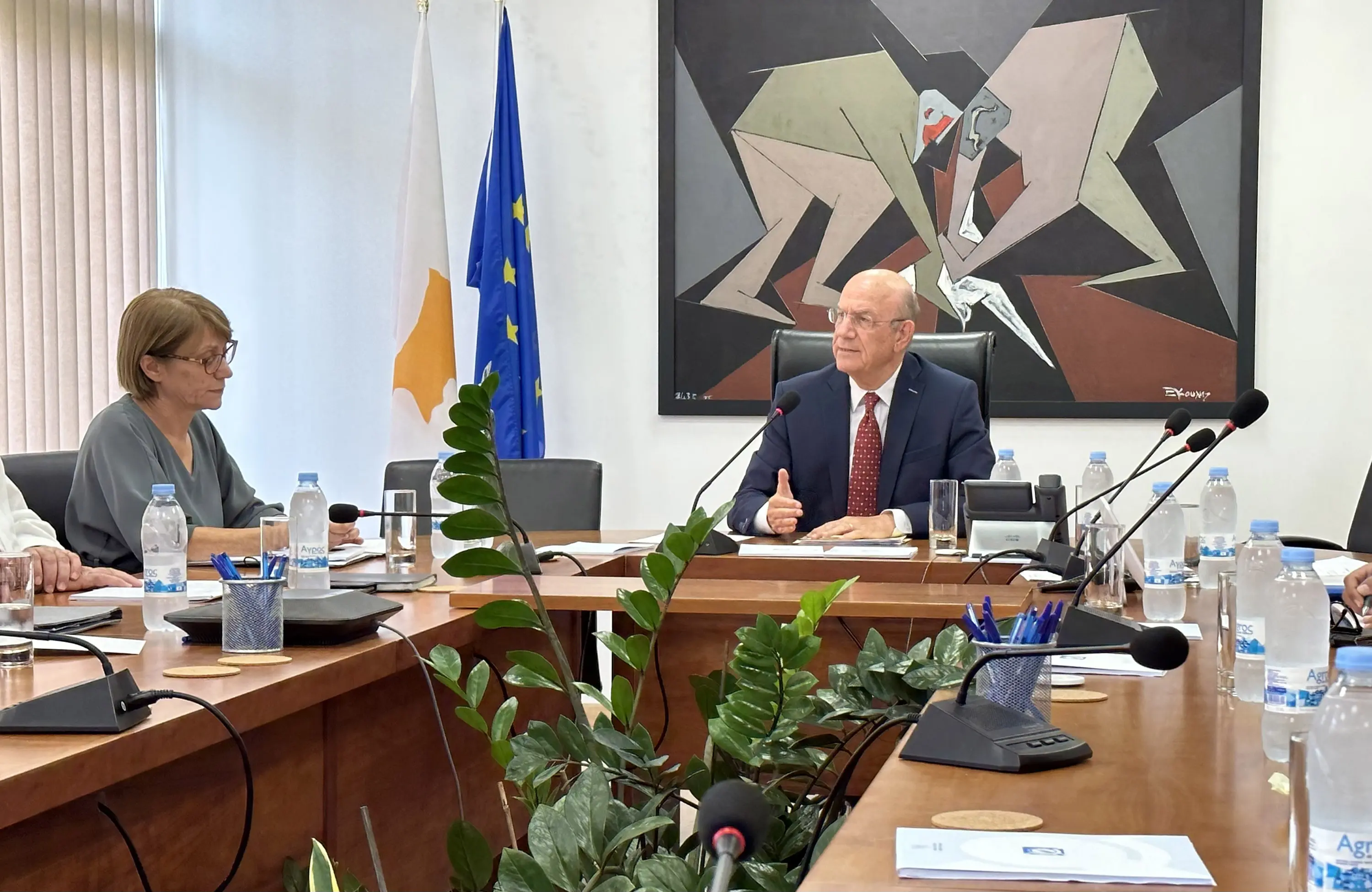 Υπέρ των στοχευμένων μέτρων, δηλώνει εκ νέου ο ΥΠΟΙΚ