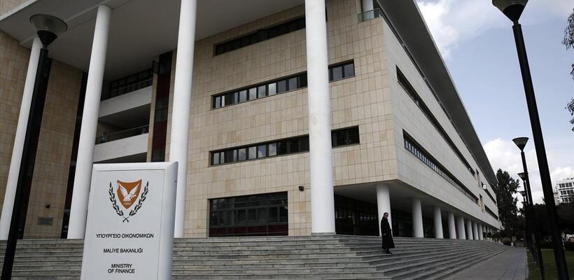 Στα χέρια του ΥΠΟΙΚ οι προτάσεις των κομμάτων για τις εγγυήσεις