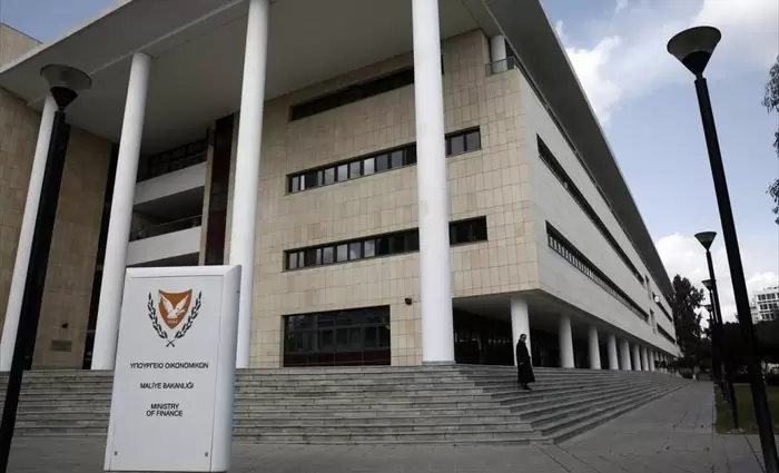 Συνολικά 1,75 δισ. ευρώ άντλησε η Κύπρος από τις αγορές