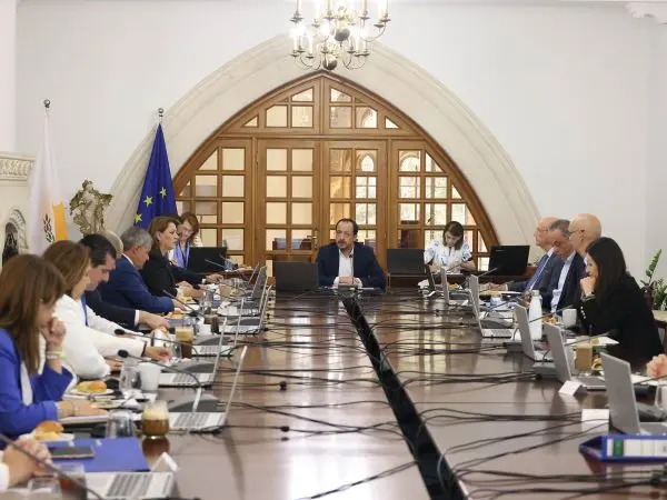 ΠτΔ: Συνεχίζουμε με σοβαρότητα στο τρίπτυχο για την οικονομική πολιτική