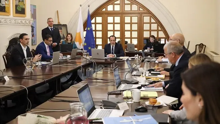 7 προτάσεις για τις κυρώσεις αποφάσισε το Υπουργικό